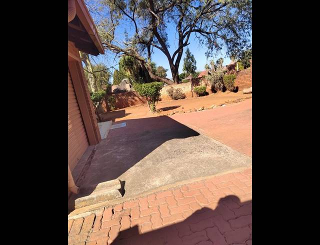 3 BEDROOM HOUSE FOR SALE IN GEELHOUTPARK